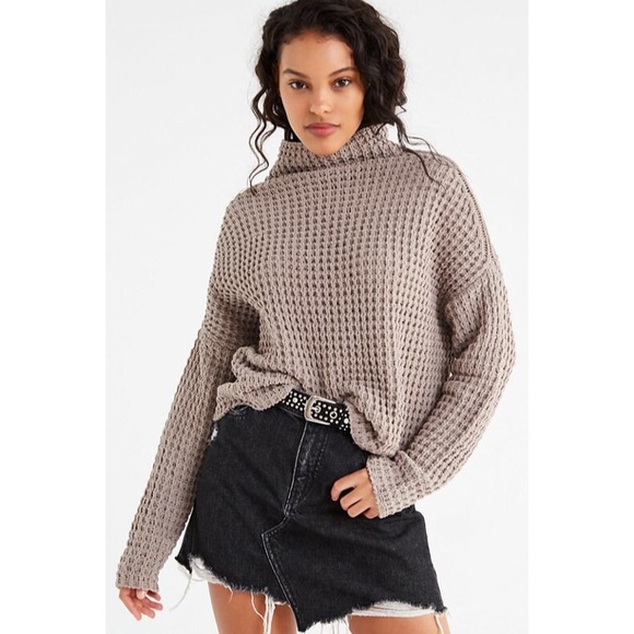 Urban Outfitters Sweaters - Urban Outfitters Waffle Knit Tan Turtleneck